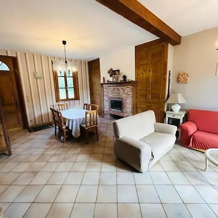 Holiday home Le D'en Bas Quesnoy-le-Montant